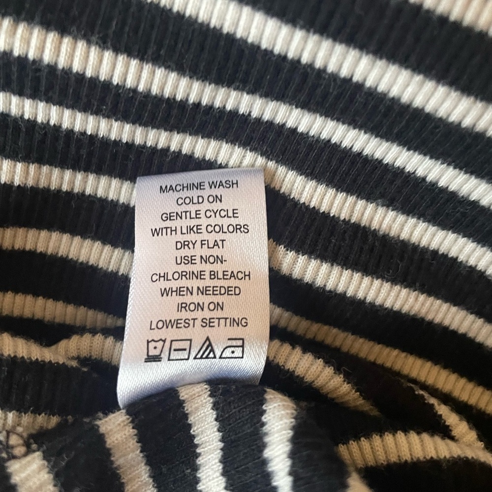 Brandy Melville Women’s One Size Striped Black White Cream Short Sleeve Top EUC - Picture 14 of 14